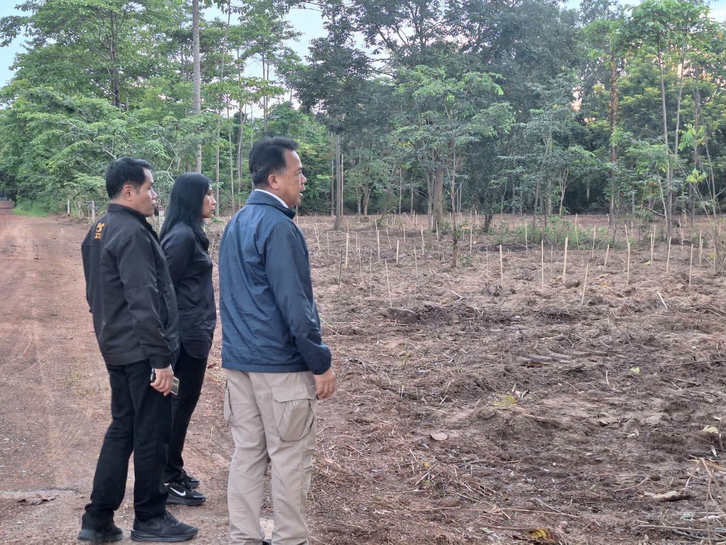 title - รองเลขาธิการ ส.ป.ก. ลงพื้นที่ตรวจเยี่ยมการเตรียมความพร้อม จัดโครงการ 